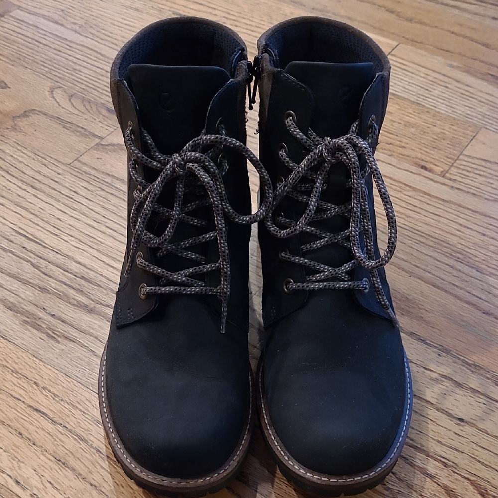 ECCO Elaina Lace up Ankle Boot Size 9-9.5